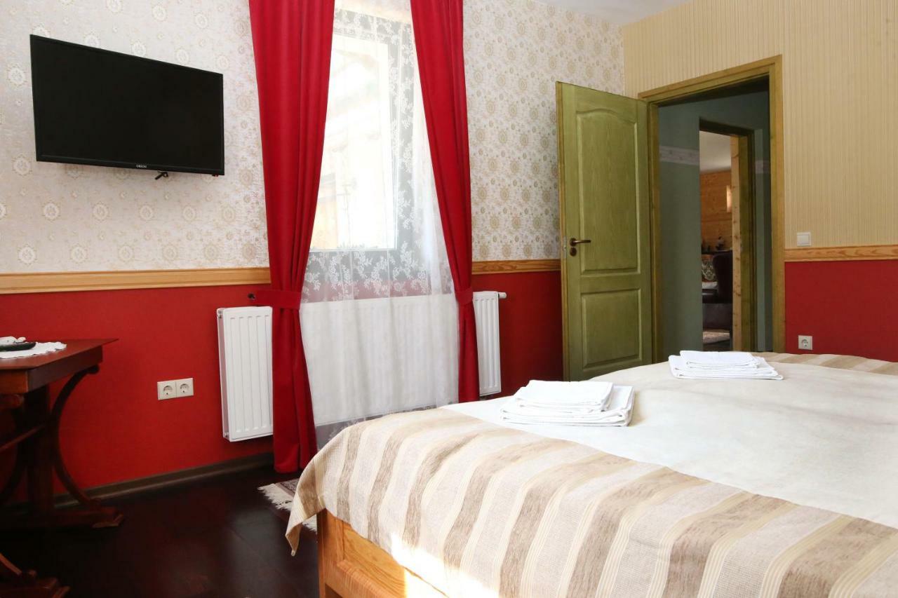 Sasfeszek Vendeghaz Hotel ซีร์ซ ภายนอก รูปภาพ