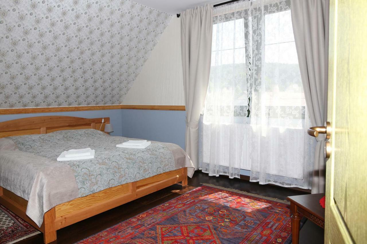 Sasfeszek Vendeghaz Hotel ซีร์ซ ภายนอก รูปภาพ