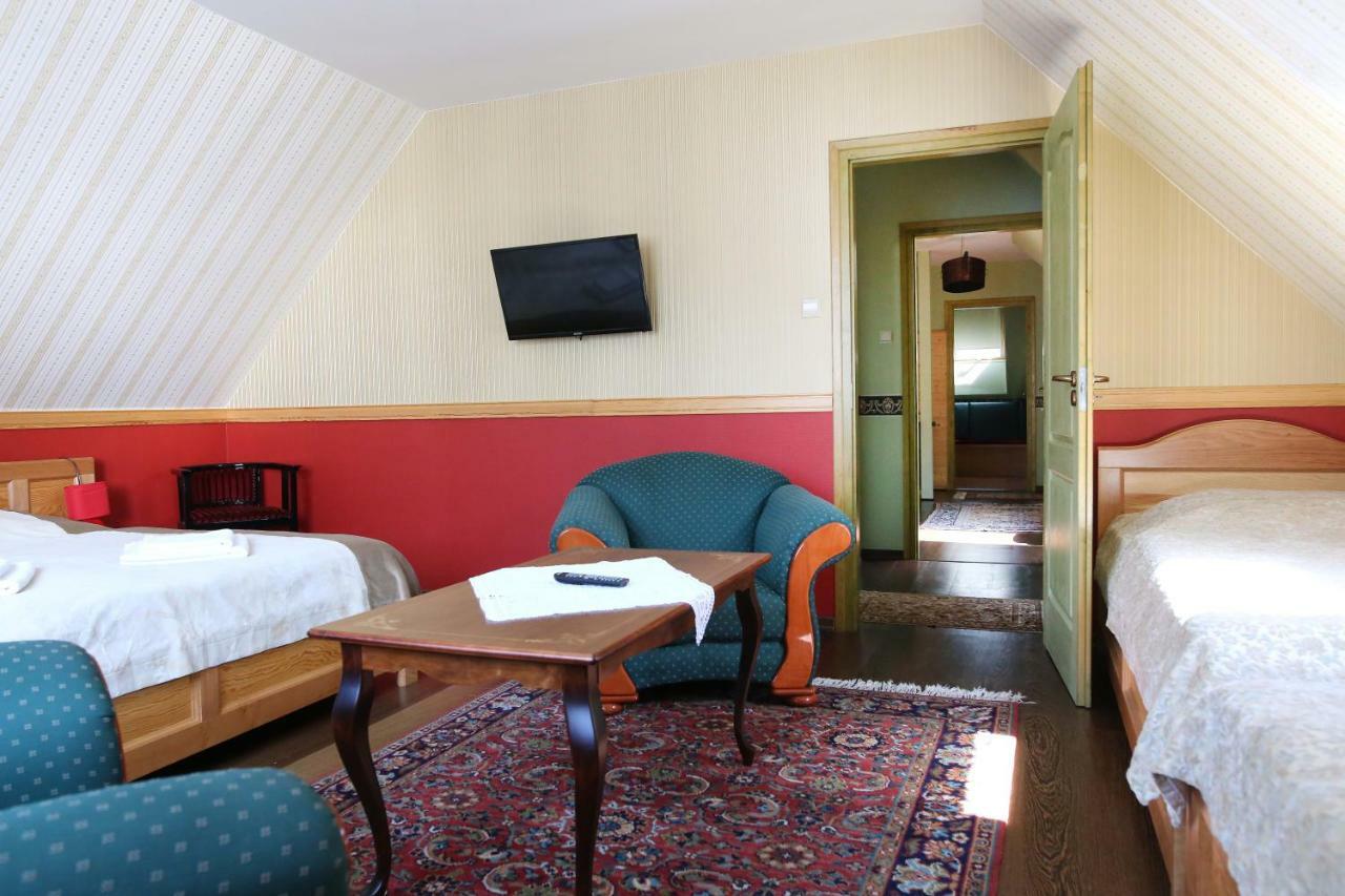 Sasfeszek Vendeghaz Hotel ซีร์ซ ภายนอก รูปภาพ